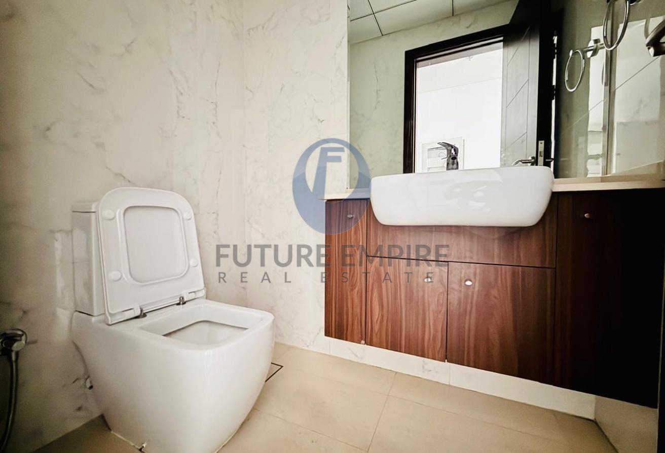 Modern & Spacious 2 BHK Apartment | Prime Location photo 6