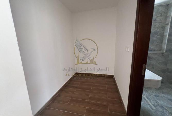 127923102 - Property Main Image
