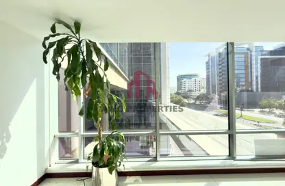 مكتب - 2 حمامات للايجار في بناية الرقة - المرقبات - ديرة - دبي