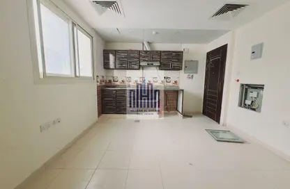 شقة - 1 حمام للايجار في طريق فاير ستاشن - مويلح - الشارقة