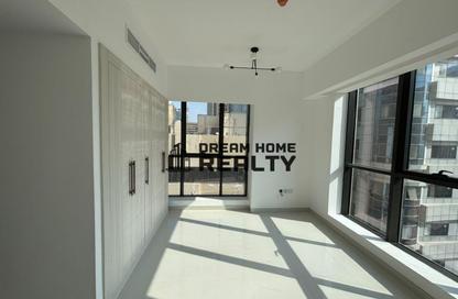 Apartment - 2 - 3 for rent in Ameer Bu Khamseen Tower - Al Majaz 3 - Al Majaz - Sharjah Apartment - 2 - 3 for rent in Ameer Bu Khamseen Tower - Al Majaz 3 - Al Majaz - Sharjah