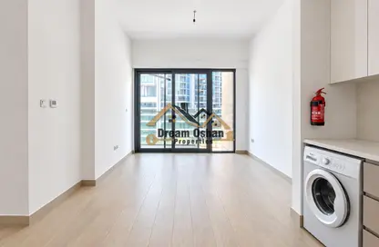 Apartment - 2 Bedrooms - 2 Bathrooms for rent in Azizi Riviera 38 - Azizi Riviera - Meydan One - Meydan - Dubai