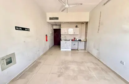 Apartment - 1 Bathroom for rent in Fire Station Road - Muwaileh - Sharjah