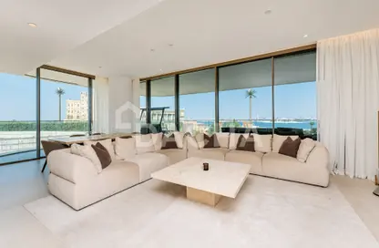 Apartment - 2 Bedrooms - 4 Bathrooms for sale in Serenia Living Tower 1 - Serenia Living - Palm Jumeirah - Dubai