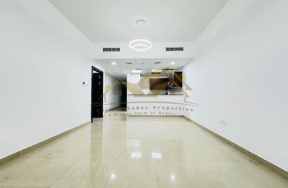 Apartment - 1 Bedroom - 2 Bathrooms for rent in Jumeirah Garden City - Al Satwa - Dubai
