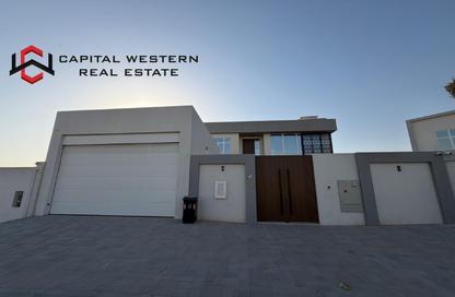 Villa - 4 Bedrooms - 7 Bathrooms for rent in Al Athbah - Wadi Al Amardi - Dubai Villa - 4 Bedrooms - 7 Bathrooms for rent in Al Athbah - Wadi Al Amardi - Dubai