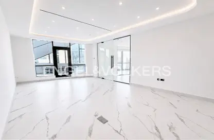Office Space - Studio - 1 Bathroom for rent in The Regal Tower - Business Bay - Dubai
