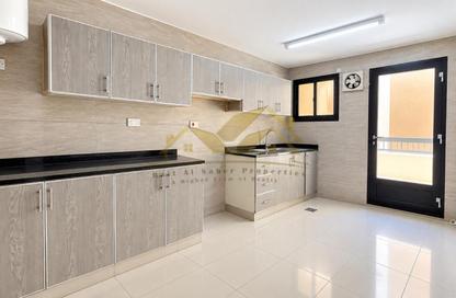 Apartment - 2 - 2 for rent in Karama Park Area - Al Karama - Bur Dubai - Dubai