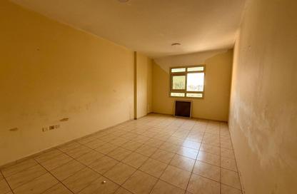 Apartment - 2 Bedrooms - 2 Bathrooms for rent in Al Mujarrah - Al Sharq - Sharjah