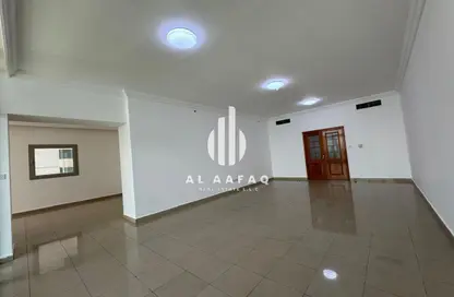 شقة - 4 غرف نوم - 5 حمامات للايجار في المجاز 3 - المجاز - الشارقة