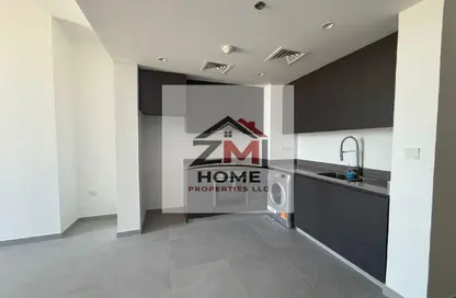 Apartment - 2 Bedrooms - 3 Bathrooms for rent in Tiraz 2 - Aljada - Sharjah