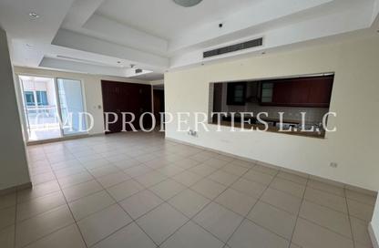 Apartment - 2 - 2 for rent in Bin Hendi Tower - Al Mankhool - Bur Dubai - Dubai