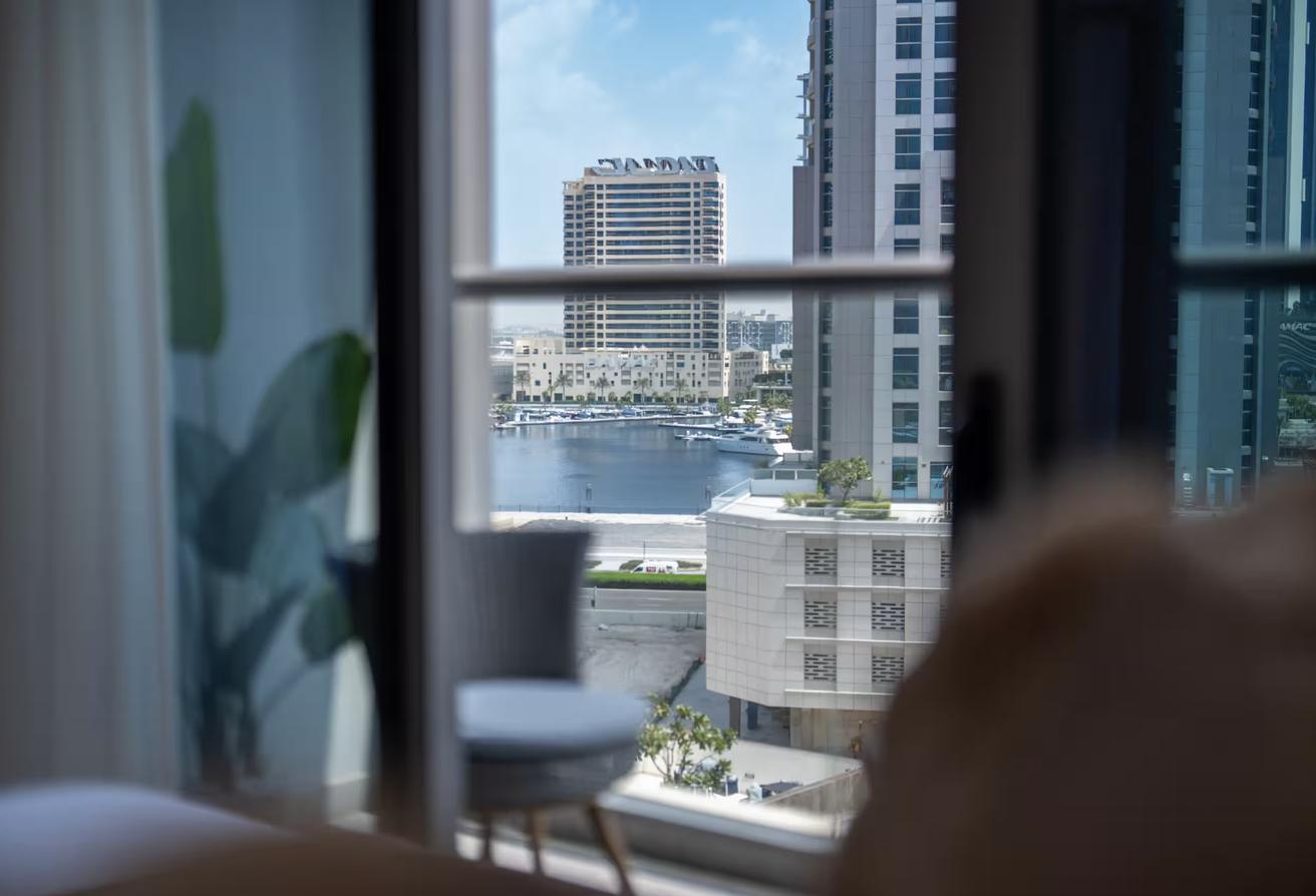 Canal Views | Modern | Walk to Dubai Mall photo 13