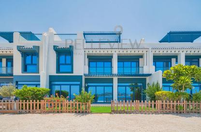Villa - 5 Bedrooms - 6 Bathrooms for rent in Palma Residences - Palm Jumeirah - Dubai