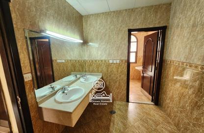 Villa - 5 Bedrooms - 6 Bathrooms for rent in Shakhbout City - Abu Dhabi