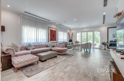 Villa - 3 Bedrooms - 4 Bathrooms for rent in District 7 - Jumeirah Park - Dubai