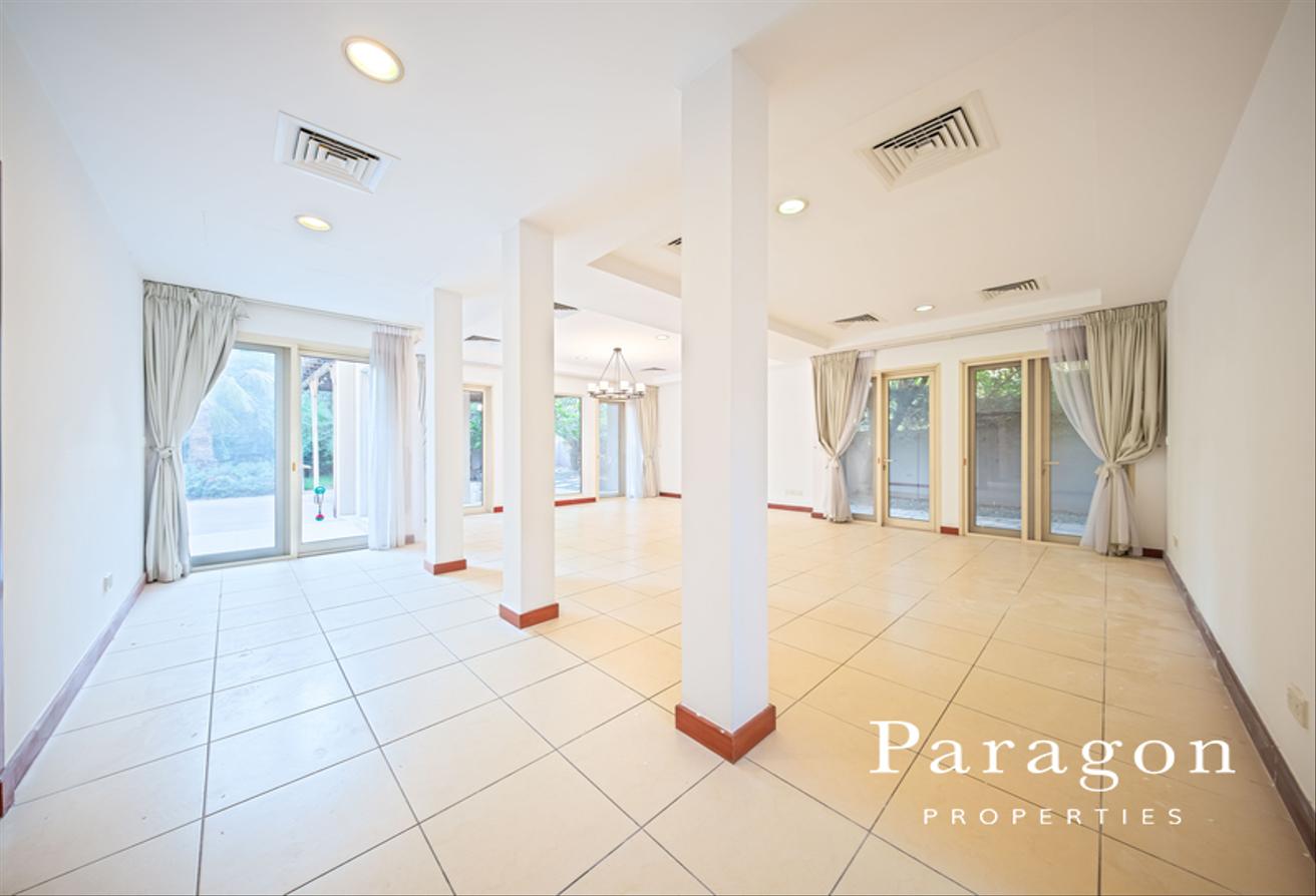Park Backing | Extended Study Room | Negotiable photo 4
