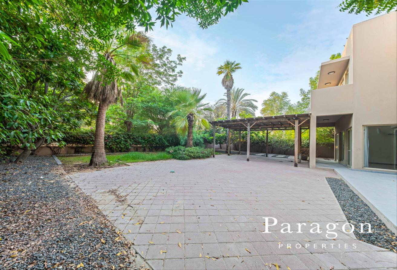 Park Backing | Extended Study Room | Negotiable photo 2