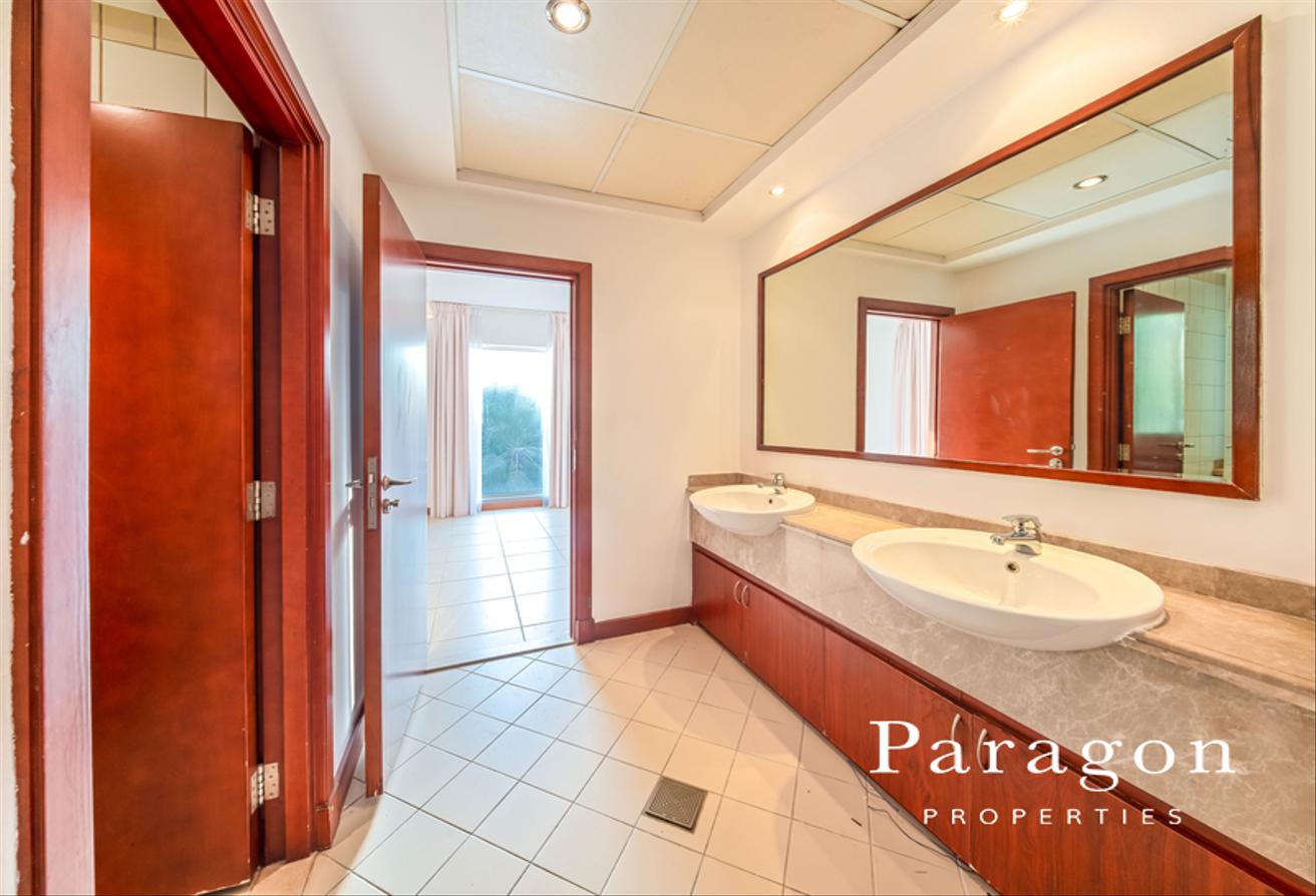 Park Backing | Extended Study Room | Negotiable photo 15