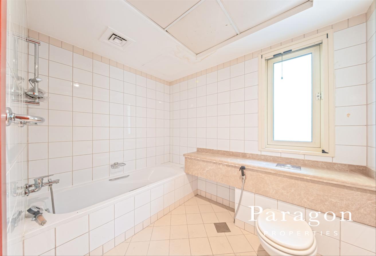 Park Backing | Extended Study Room | Negotiable photo 16