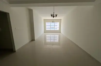 Apartment - 3 Bedrooms - 3 Bathrooms for rent in Al Khan Corniche - Al Khan - Sharjah