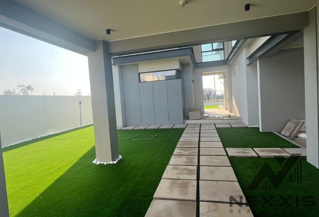BRAND NEW | 5 BEDROOMS | PRIVATE POOL |GARDEN photo 17