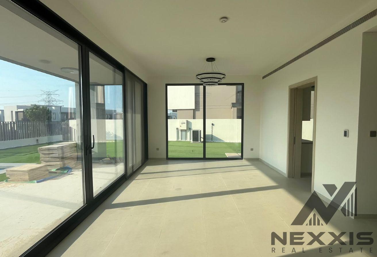 BRAND NEW | 5 BEDROOMS | PRIVATE POOL |GARDEN photo 13