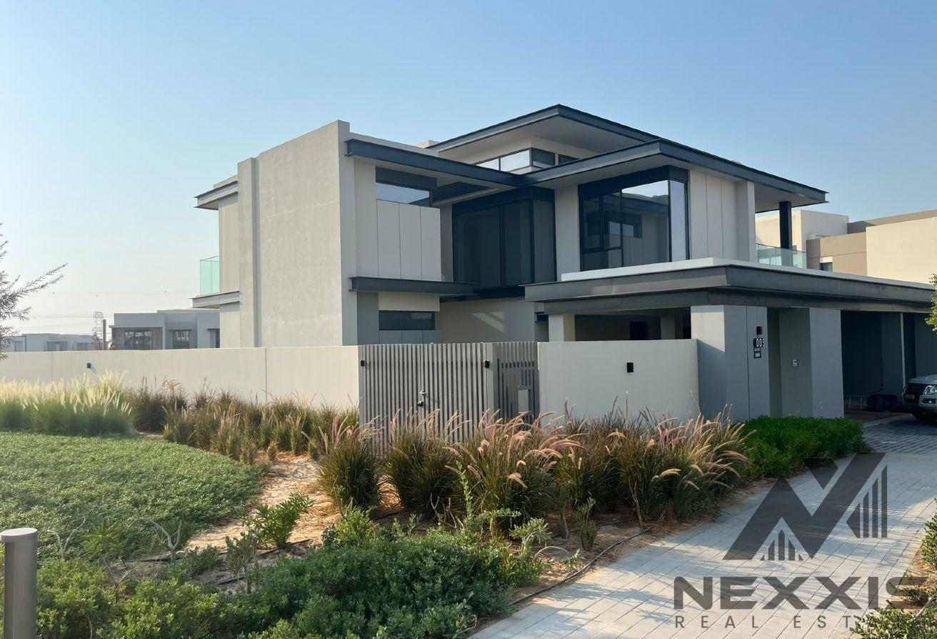 BRAND NEW | 5 BEDROOMS | PRIVATE POOL |GARDEN photo 4