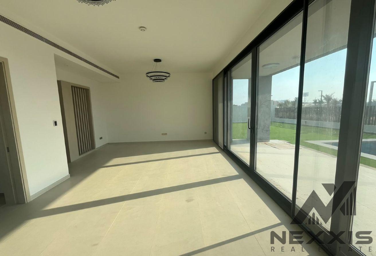 BRAND NEW | 5 BEDROOMS | PRIVATE POOL |GARDEN photo 12