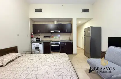 Apartment - 1 Bathroom for rent in Silicon Gates 1 - Silicon Gates - Dubai Silicon Oasis - Dubai