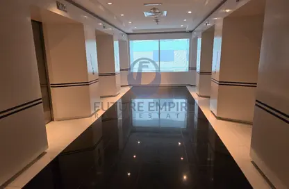 مكتب - غرفة نوم - 2 حمامات للايجار في برج نسيمه - شارع الشيخ زايد - دبي