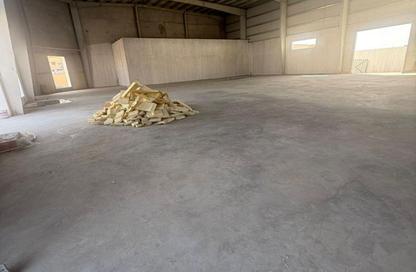 Warehouse - Studio - 1 Bathroom for rent in Umm Al Thuoob - Umm Al Quwain