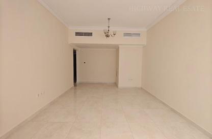 Apartment - 1 Bedroom - 2 Bathrooms for rent in Muwaileh 3 Building - Muwaileh - Sharjah