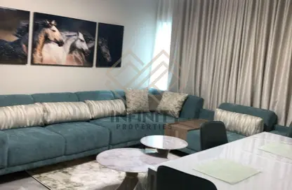 شقة - غرفة نوم - 2 حمامات للبيع في أورينت تاور 1 - أورينت تاور - البستان - عجمان