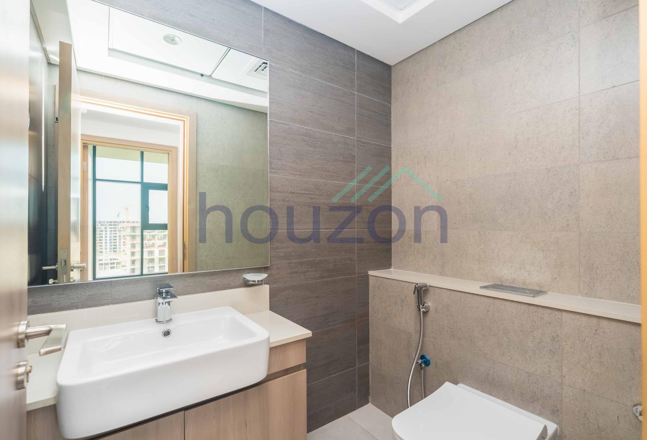 Bright 1BR | Community View | High Floor photo 9
