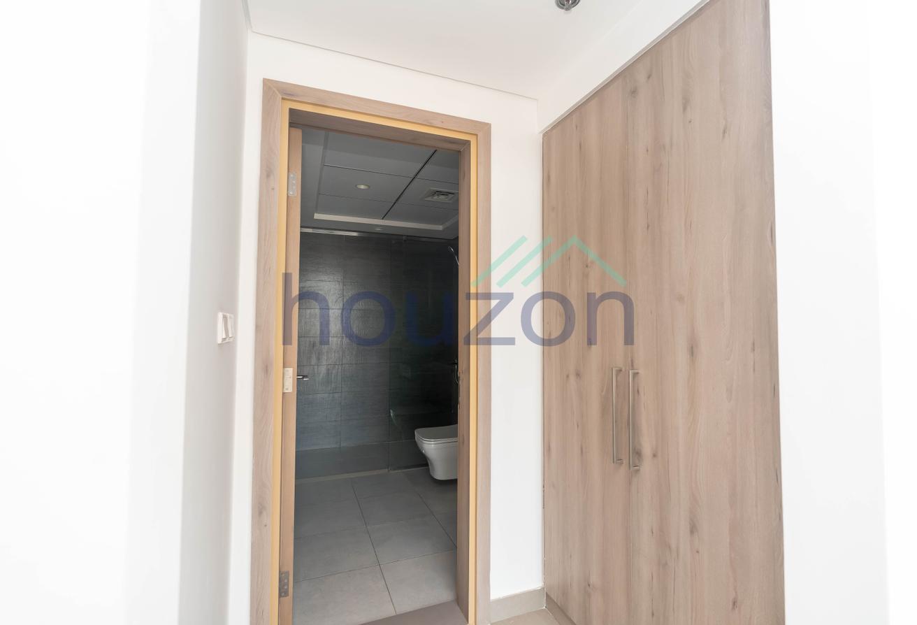 Bright 1BR | Community View | High Floor photo 8