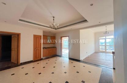 Villa - 4 - 4 for rent in Umm Suqeim 2 - Umm Suqeim - Dubai