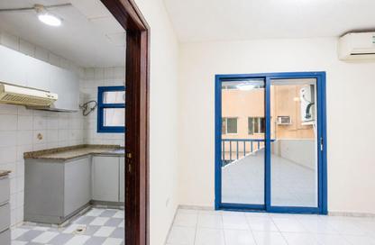 Apartment - Studio - 1 Bathroom for rent in Mankhool - Bur Dubai - Dubai