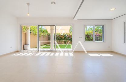 Townhouse - 4 - 4 for sale in Casa Viva - Serena - Dubai