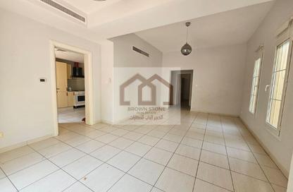 Villa - 3 Bedrooms - 3 Bathrooms for rent in Springs 2 - The Springs - Dubai