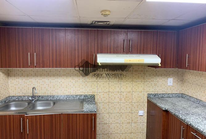Vacant| Specious 3 BR + Maid's Room