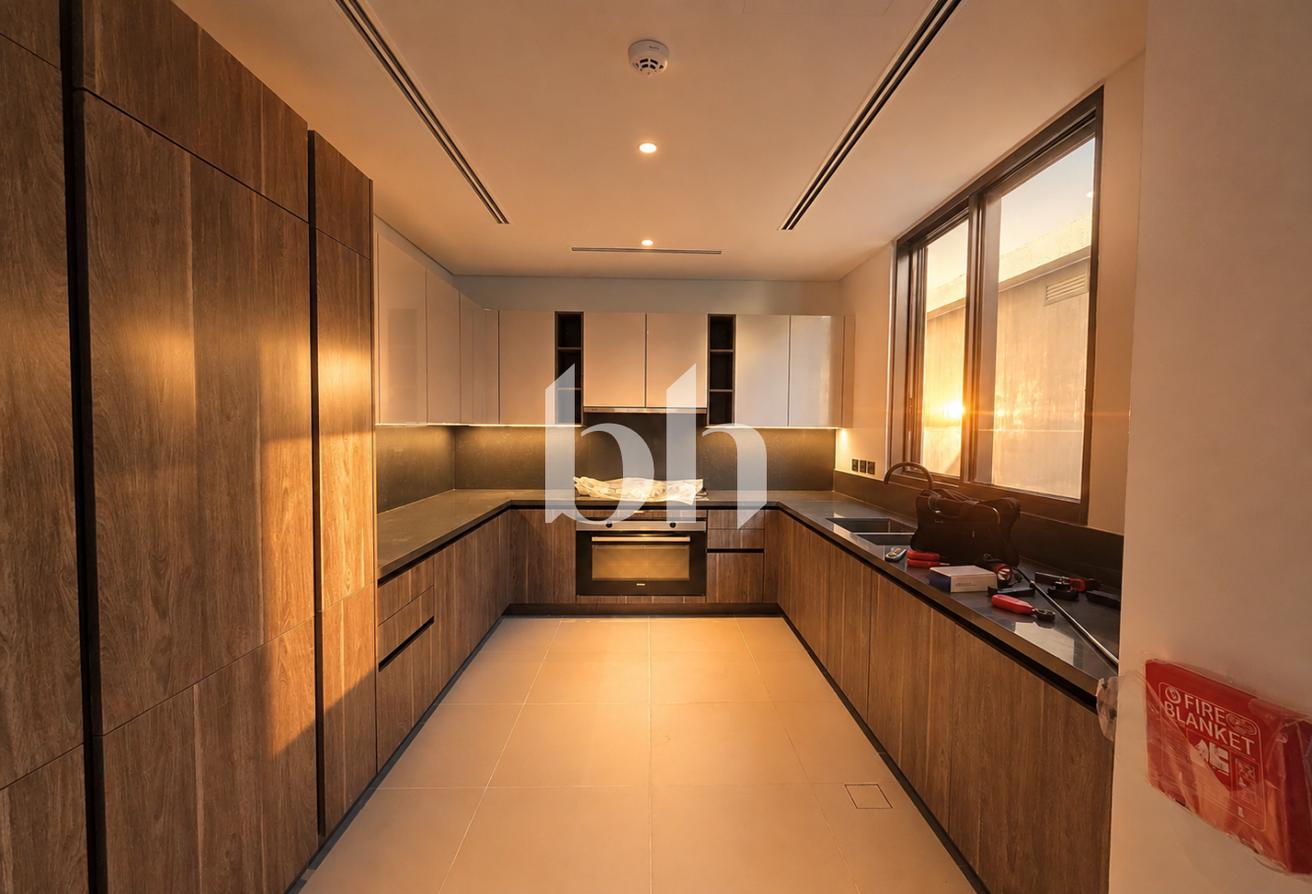 FULLY Upgraded | Close to Park | Genuine Listing photo 4
