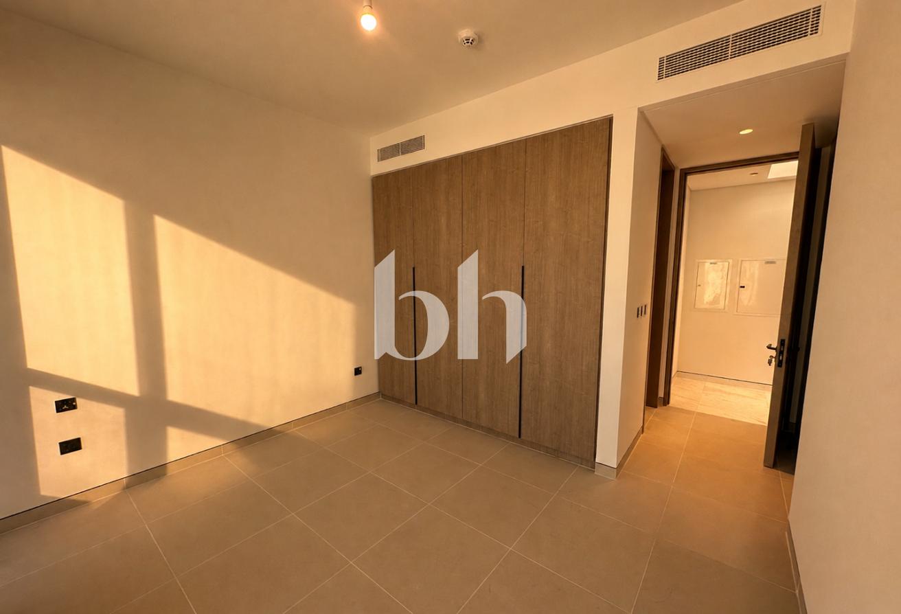 FULLY Upgraded | Close to Park | Genuine Listing photo 9