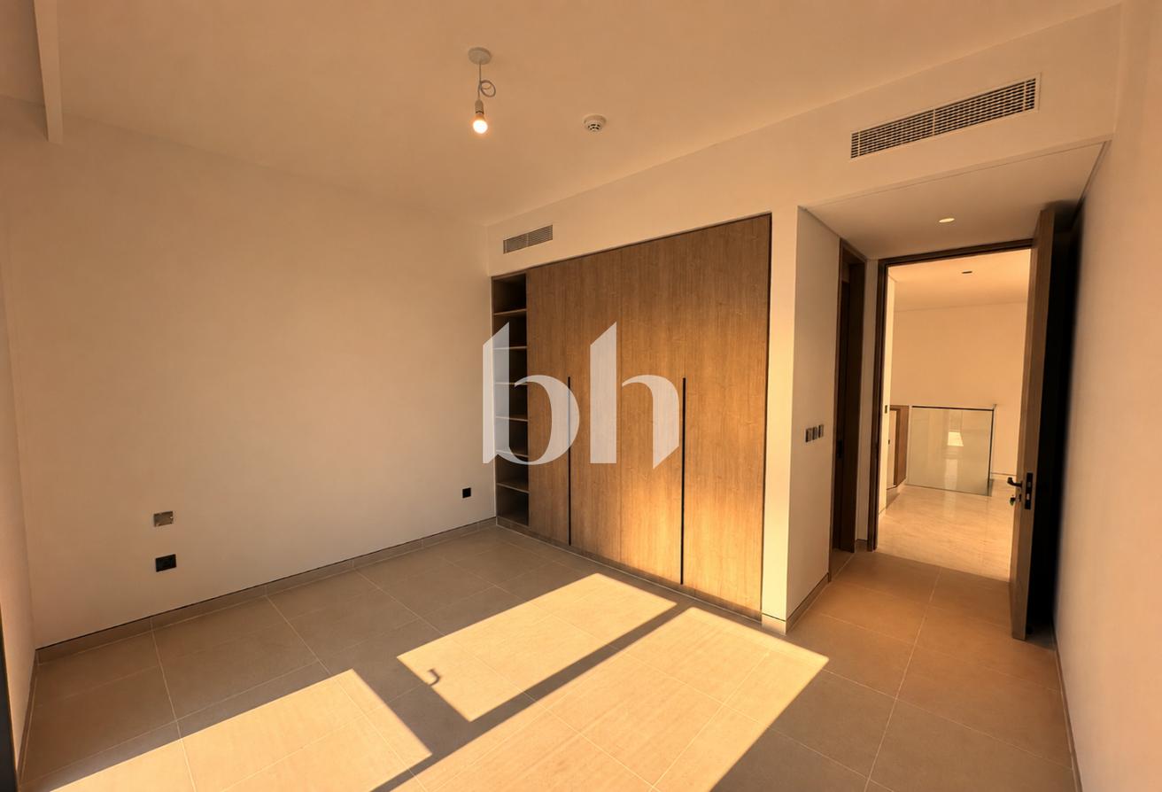 FULLY Upgraded | Close to Park | Genuine Listing photo 7