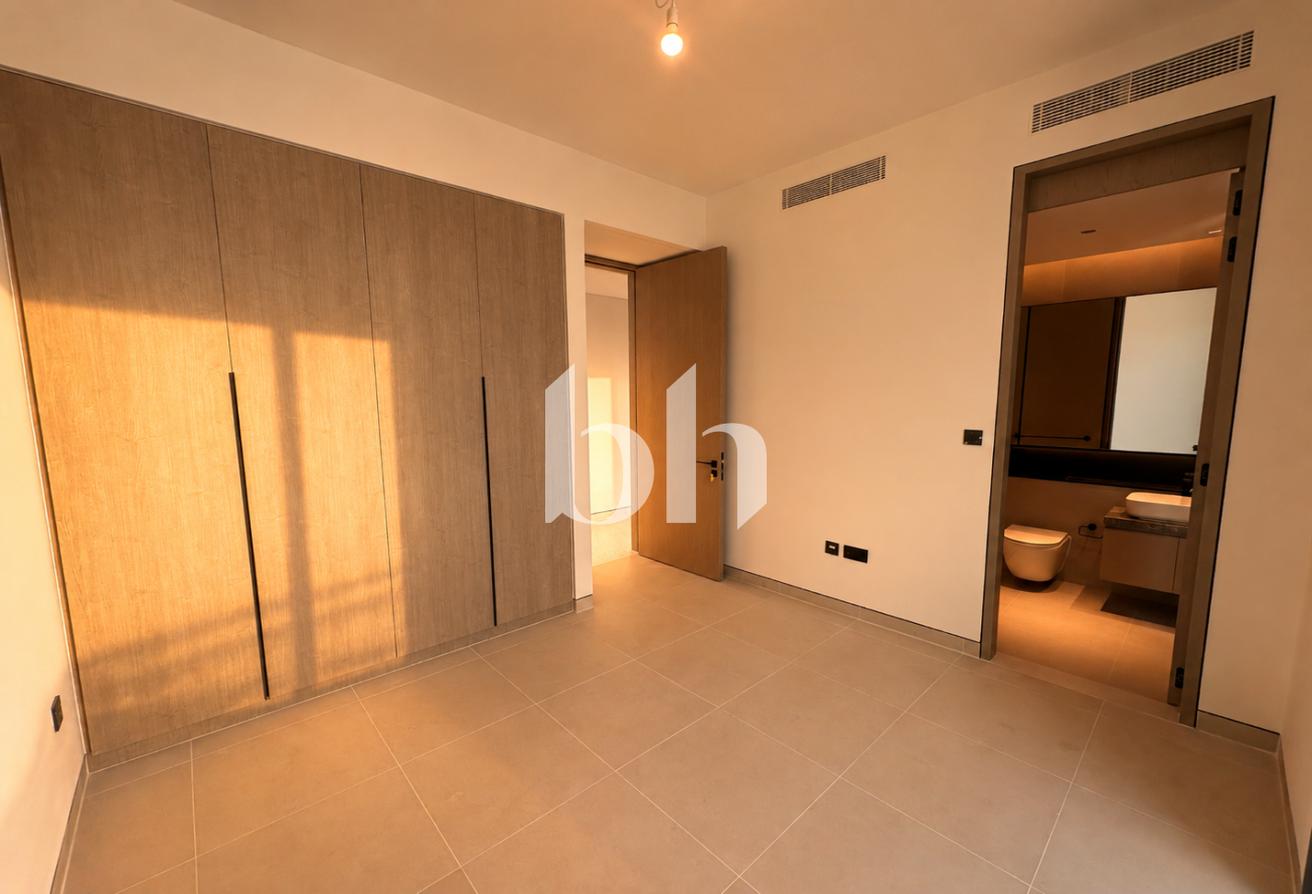 FULLY Upgraded | Close to Park | Genuine Listing photo 8