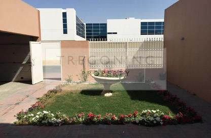 Villa - 4 Bedrooms - 4 Bathrooms for rent in Al Manara - Dubai Villa - 4 Bedrooms - 4 Bathrooms for rent in Al Manara - Dubai