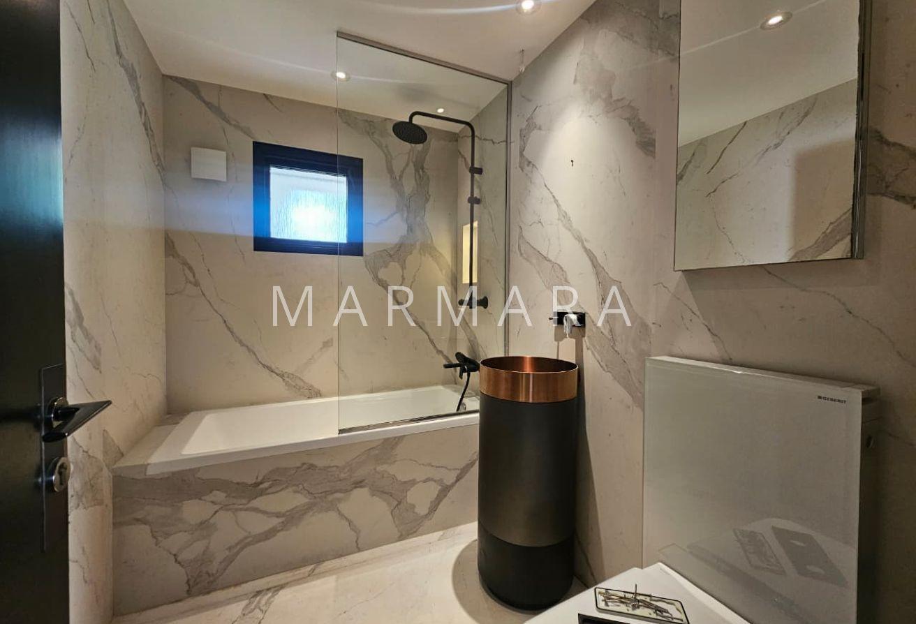 Renovated | Lovely Single story villa | Landscaped photo 8
