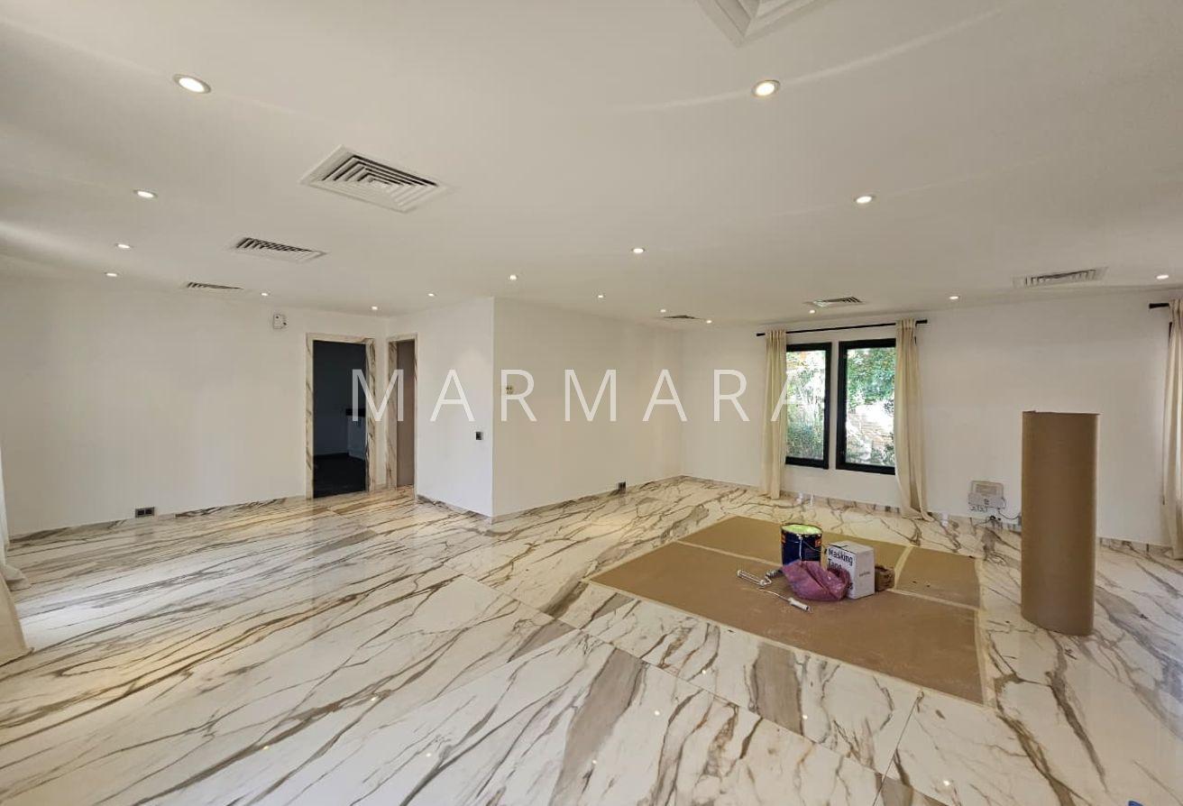 Renovated | Lovely Single story villa | Landscaped photo 2