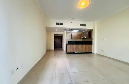 Apartment - 1 Bathroom for rent in Burj Al Nujoom - Downtown Dubai - Dubai