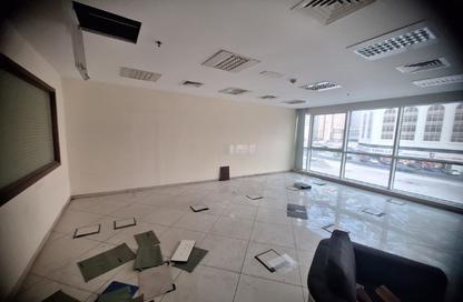 Full Floor - Studio - 7+ for rent in Al Khan Corniche - Al Khan - Sharjah